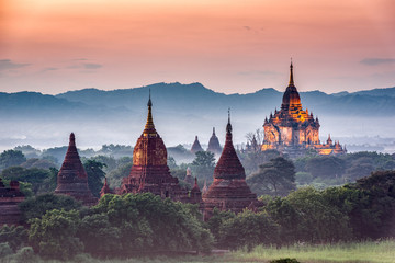 Fototapete - Bagan, Myanmar temples in the Archaeological Zone.