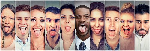 Fotomural Group of multicultural young people men and women sticking out their tongues