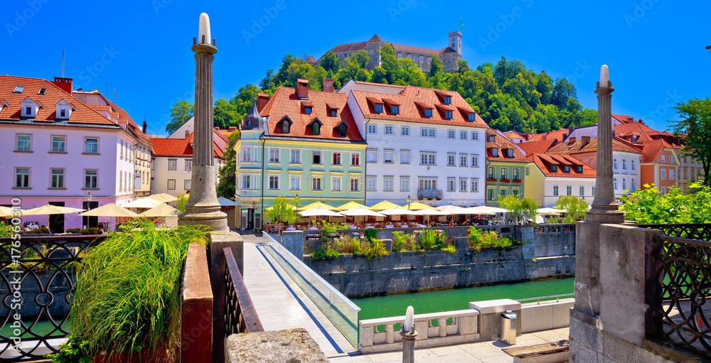 Obraz na płótnie City of Ljubljana river waterfront architecture w salonie