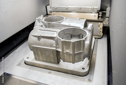 Fotografia A model with supports created in a laser sintering machine stays in the working chamber