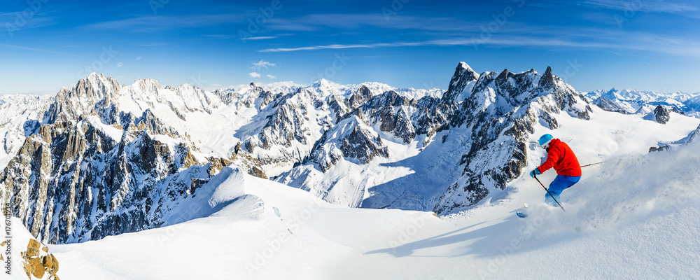 Skiing Vallee Blanche Chamonix with amazing panorama of Grandes Jorasses and Dent du Geant from Aiguille du Midi, Mont Blanc mountain, Haute-Savoie, France - obrazy, fototapety, plakaty 