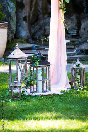 An Authentic Wooden Lantern Decoration Wedding Decoration Concept
