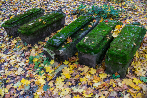 Valokuva Old graves in the church yard of Church of the Beheading of John the Baptist in