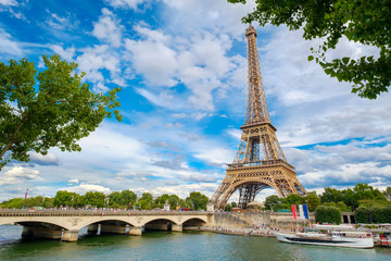 Canvas Print - The Eiffel Tower and the river Seine on a summer day in Paris