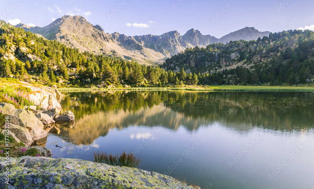 Obraz na płótnie Estany Primer lake in Andorra, Pyrenees Mountains w salonie