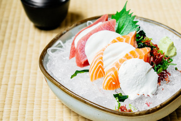 Wall Mural - Raw and fresh sashimi set with salmon and tuna fish meat