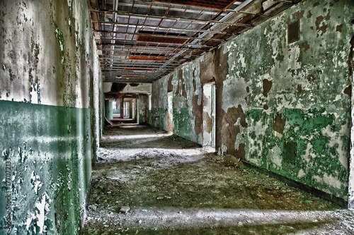 Fotografija Hallway in Abandoned Lunatic Asylum, Weston, West Virginia
