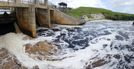 Wall Mural - a large dam