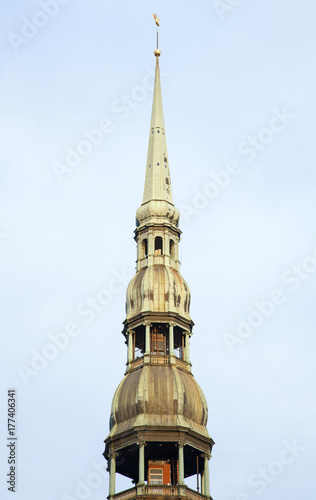 Zdjęcie XXL Wieża luterańskiego kościoła w Rydze