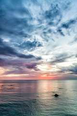 Canvas Print - Beautiful sunset colors over the ocean