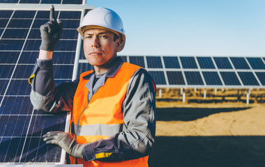 Wall Mural - solar power station
