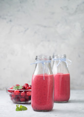 Canvas Print - smoothies cranberries