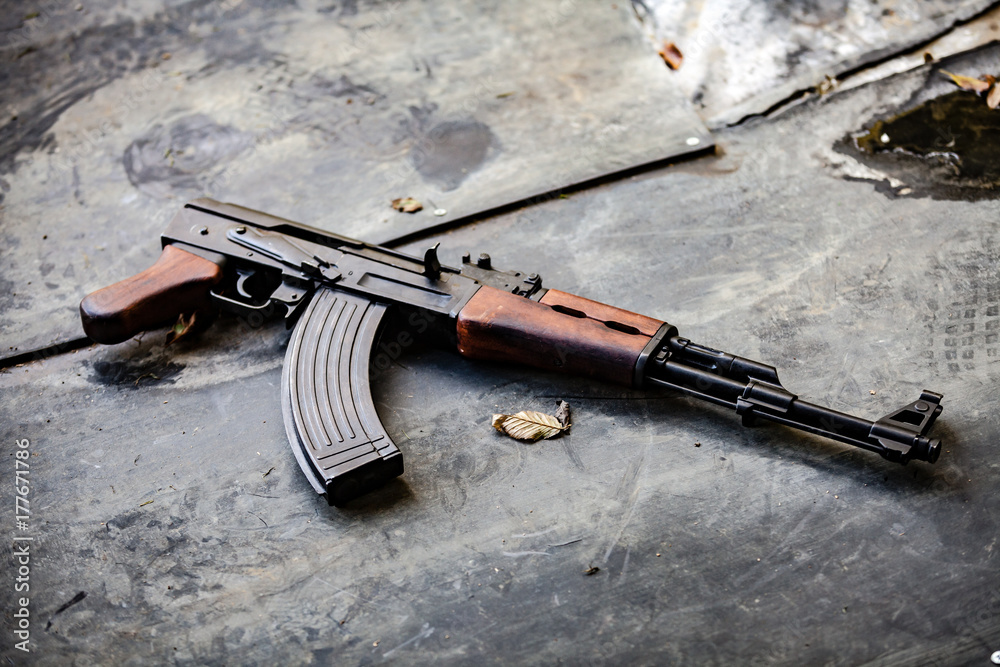 AK-47 Kalashnikov 스톡 사진 | Adobe Stock