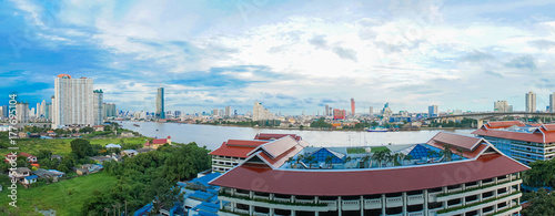 Photo Landscape of River in Bangkok city with blue sky