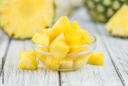 Zdjęcie XXL Porcja ananasa (plastry), selektywne focus