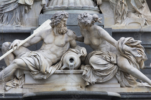 Fotografía Marble Statue. Vienna, Austria