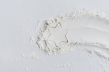 White Flour Christmas Star Comet