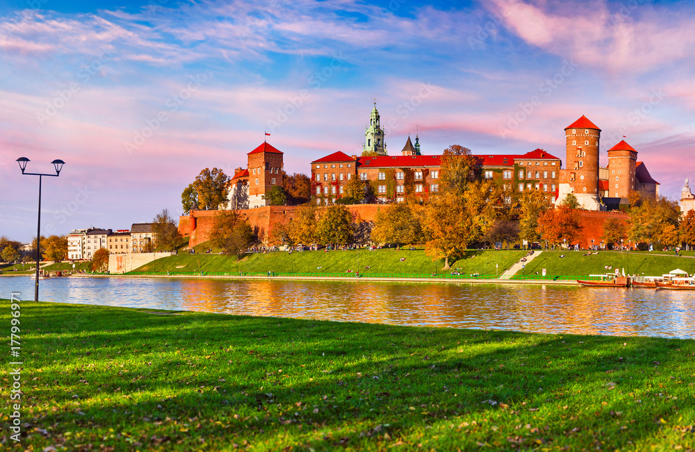 Obraz Wawel castle famous landmark in Krakow Poland. Picturesque fototapeta, plakat