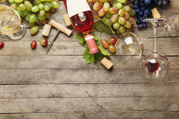 Poster - Composition with wine and grapes on wooden background