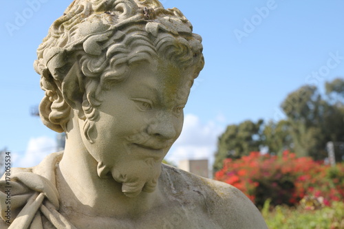 Zdjęcie XXL posąg kamienna głowa