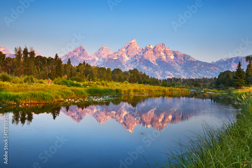 Fotomural Grand Teton at Schwabacher's Landing on the Snake River, Wyoming