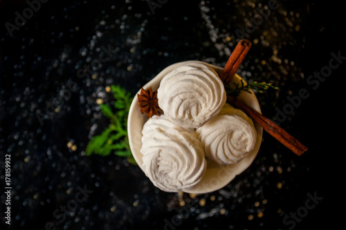 Zdjęcie XXL Domowe białe marshmallows w kubek