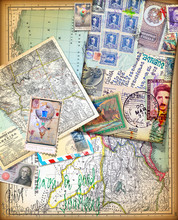 Sfondo Vintage Con Vecchie Mappe,carte,francobolli E Itinerari Di Viaggio