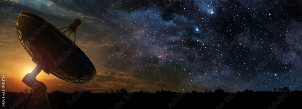 radio telescope at the dawn of a starry night - obrazy, fototapety, plakaty 