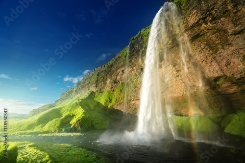 Plakaty wodospad  wodospad-seljalandfoss-latem-islandia