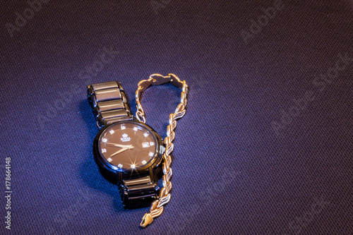 Zdjęcie XXL zegarki złote bransoletki