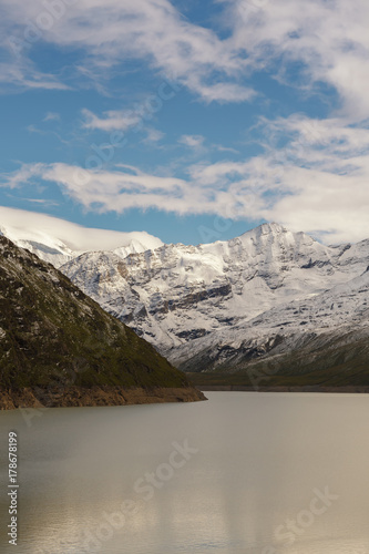 Fotomural beautiful view of the mountains with snow