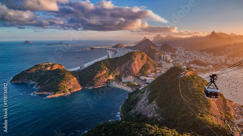 Cuadros en Lienzo Sunset on Rio from the Sugar Loaf