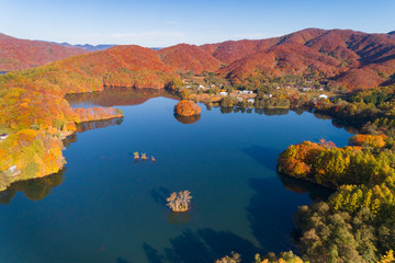 Wall Mural - 紅葉の裏磐梯曽原湖空撮