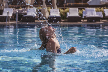 Wall Mural - Girl at the pool