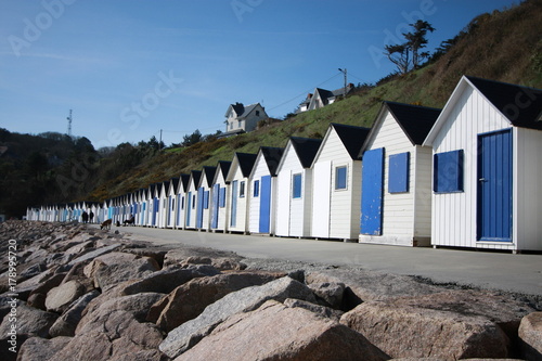 Fotografie, Obraz Les Cabanes de Plage Barneviile Carteret Manche
