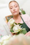 Fototapeta Tulipany - Female florist