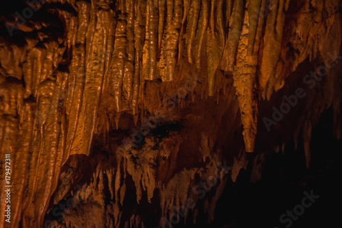 park-narodowy-mammoth-cave-kentucky-darkness-creepy-stalagmites