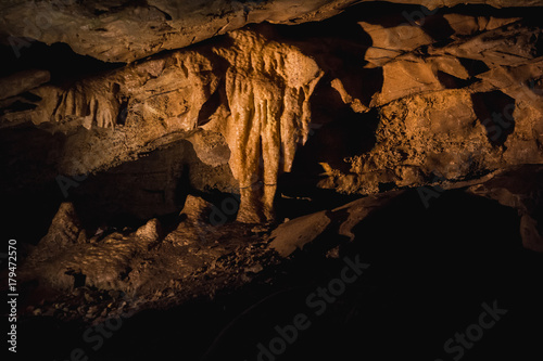 Fotografie, Obraz Mammoth Cave National Park Kentucky Darkness Creepy Stalagmites Stalactites