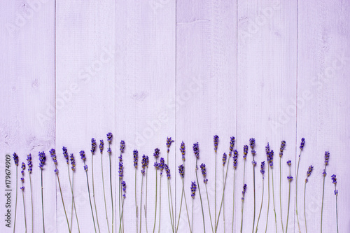 light-wooden-background-with-dry-lavender-flowers