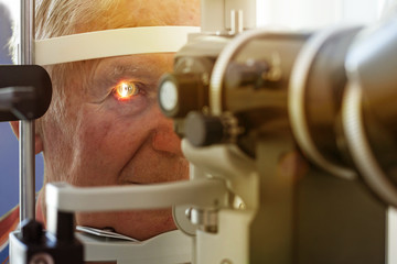 Eye examination at the slit lamp