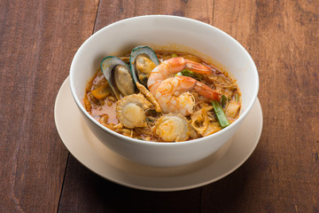 Poster - tom yam seafood noodle