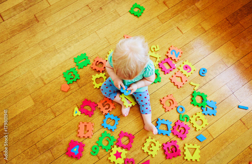 Fotografie, Tablou little toddler girl learning numbers, education concept