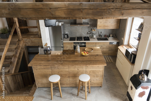 Zdjęcie XXL kuchnia z drewna w stylu rustykalnym