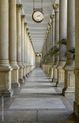 Fotografie, Obraz Mill Colonnade (Mlynska kolonada) in Karlovy Vary