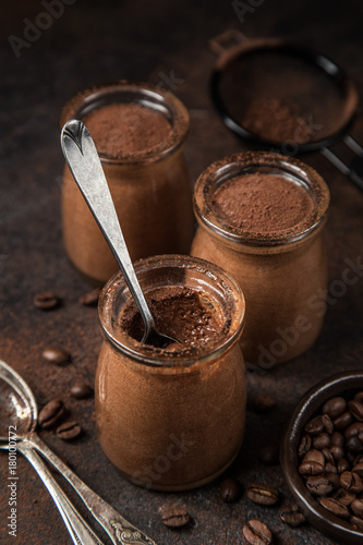 Zdjęcie XXL mus czekoladowy kawowy w szklanych słojach
