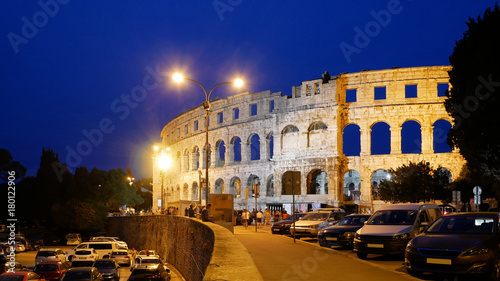 Obraz na płótnie Pula, Chorwacja, sierpień. Wieczór pejzaż miejski przegapia Colosseum w Chorwacja