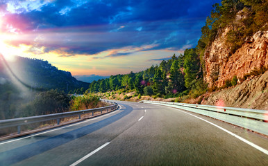Wall Mural - autopista hacia el destino.seguridad vial y transporte.concepto de viajes y libertad.paisaje de atar