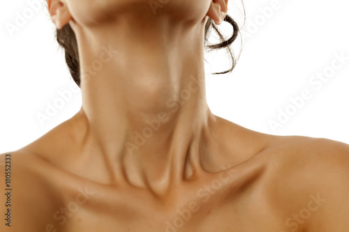 Fotografía Woman's neck and bare shoulders