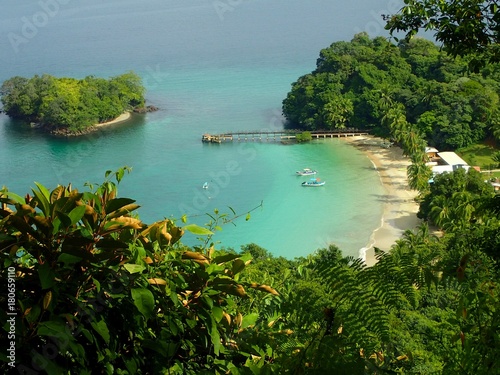 Cuadros en Lienzo A view from elevatep point over beach in Parque Nacional de Isla Coiba, Panama