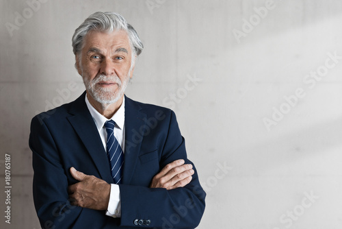 Fotografía Selbstbewußter Geschäftsmann